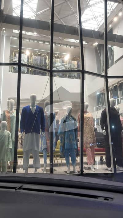 ایم ایم عالم روڈ گلبرگ,لاہور میں 3 کمروں کا 7 مرلہ دکان 12.0 لاکھ میں کرایہ پر دستیاب ہے۔