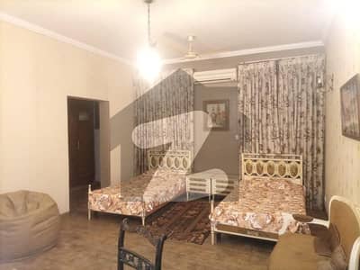 DHA Phase 2 1 Bedroom Fully Furnished Room For Rent Demand: PKR 65,000/- Per Month Location: DHA Phase 2 Type: Furnished Room (Sharing Kitchen & TV Lounge) Portion for rent