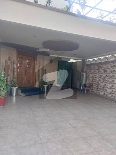 گارڈن ٹاؤن - ٹیپو بلاک گارڈن ٹاؤن,لاہور میں 8 کمروں کا 2 کنال مکان 20.0 کروڑ میں برائے فروخت۔