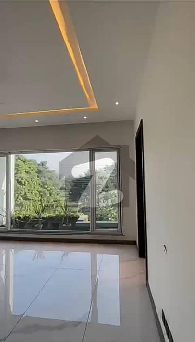 واپڈا سٹی فیصل آباد میں 5 کمروں کا 1 کنال مکان 11.0 کروڑ میں برائے فروخت۔