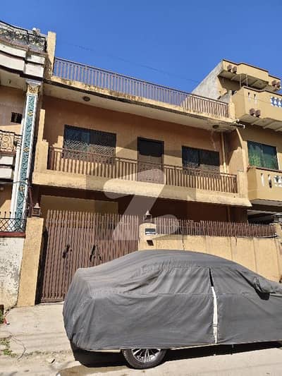 آئی ۔ 10/1 آئی ۔ 10,اسلام آباد میں 4 کمروں کا 5 مرلہ مکان 3.3 کروڑ میں برائے فروخت۔