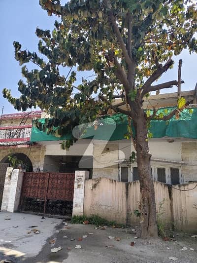 double story Size 5 Marla double story house for sale location I-10/4 near I-10 markaz 40 feet Street