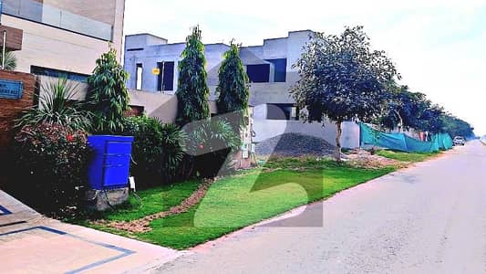 1+1 Kanal Cheapest Price Pair Available in Phase 8 Block V in Numbering 700 Pls Contact For Any Requirement Fair Deal InshaAllah