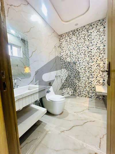 بحریہ انکلیو - سیکٹر جی بحریہ انکلیو,بحریہ ٹاؤن,اسلام آباد میں 2 کمروں کا 10 مرلہ زیریں پورشن 78.0 ہزار میں کرایہ پر دستیاب ہے۔