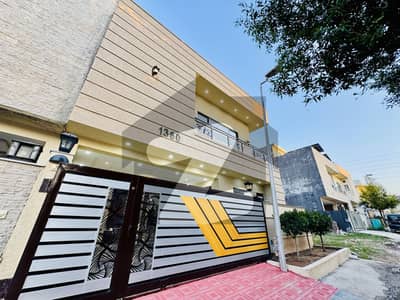 بحریہ ٹاؤن فیز 8 بحریہ ٹاؤن راولپنڈی,راولپنڈی میں 5 کمروں کا 7 مرلہ مکان 3.0 کروڑ میں برائے فروخت۔