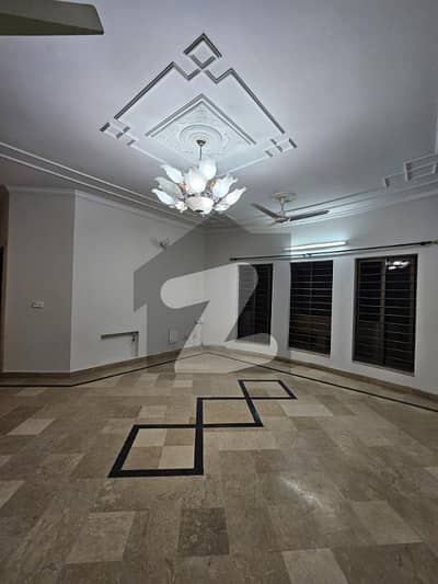 ای ۔ 11/4 ای ۔ 11,اسلام آباد میں 2 کمروں کا 10 مرلہ زیریں پورشن 90.0 ہزار میں کرایہ پر دستیاب ہے۔