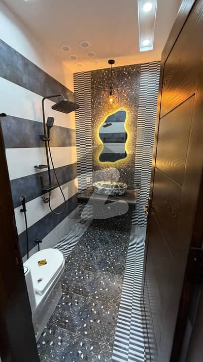 بحریہ ٹاؤن رفیع بلاک بحریہ ٹاؤن سیکٹر ای,بحریہ ٹاؤن,لاہور میں 3 کمروں کا 5 مرلہ مکان 2.6 کروڑ میں برائے فروخت۔