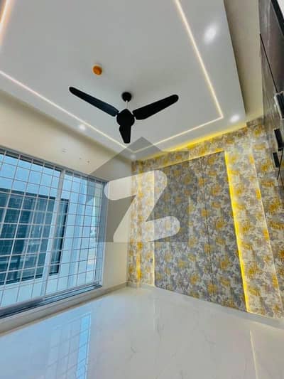 5 MARLA ALMOST NEW HOUSE FOR SALE IN VALENCIA TOWN LAHORE