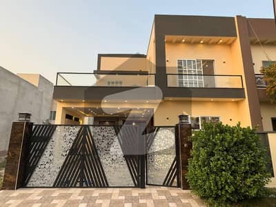 بش ایگزیکٹو ولاز ملتان میں 5 کمروں کا 7 مرلہ مکان 2.6 کروڑ میں برائے فروخت۔