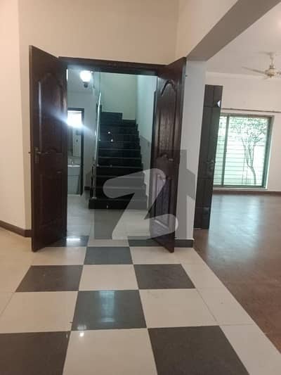10 SD House for Sale in Askari 11 Lahore