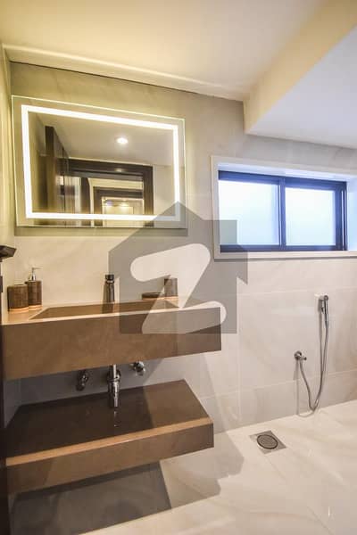 ڈی ایچ اے فیز 7 ڈیفنس (ڈی ایچ اے),لاہور میں 4 کمروں کا 10 مرلہ مکان 5.95 کروڑ میں برائے فروخت۔