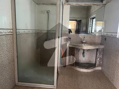 1 Kanal Upper Portion For Rent Available In NFC 1 In Lahore Bijli water Gas Available