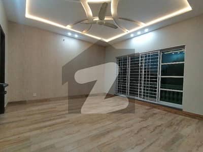 A Prime Location Upper Portion Of 20 Marla In Izmir Town