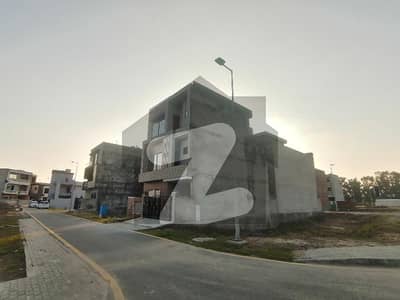 یونین لیونگ مین کینال بینک روڈ,لاہور میں 8 مرلہ رہائشی پلاٹ 1.4 کروڑ میں برائے فروخت۔