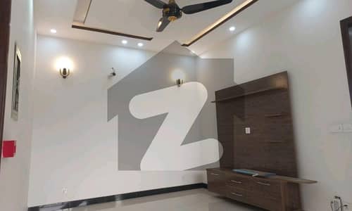 ڈی ایچ اے فیز 6 ڈیفنس (ڈی ایچ اے),لاہور میں 6 کمروں کا 1 کنال مکان 3.75 لاکھ میں کرایہ پر دستیاب ہے۔ ڈی ایچ اے فیز 6 ڈیفنس (ڈی ایچ اے),لاہور میں 6 کمروں کا 1 کنال مکان 3.75 لاکھ میں کرایہ پر دستیاب ہے۔