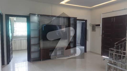 شہزاد ٹاؤن اسلام آباد میں 3 کمروں کا 9 مرلہ بالائی پورشن 1.0 لاکھ میں کرایہ پر دستیاب ہے۔