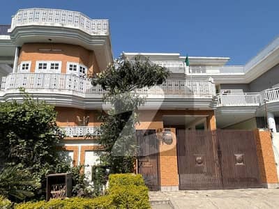 i-8/3.35x80. duble story House available for sale near markaz near kachnar Park ideal location more options available