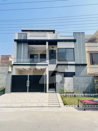 جوبلی ٹاؤن ۔ بلاک بی جوبلی ٹاؤن,لاہور میں 7 کمروں کا 10 مرلہ مکان 4.5 کروڑ میں برائے فروخت۔