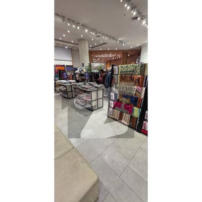 ایم ایم عالم روڈ گلبرگ,لاہور میں 11 مرلہ دکان 25.0 لاکھ میں کرایہ پر دستیاب ہے۔