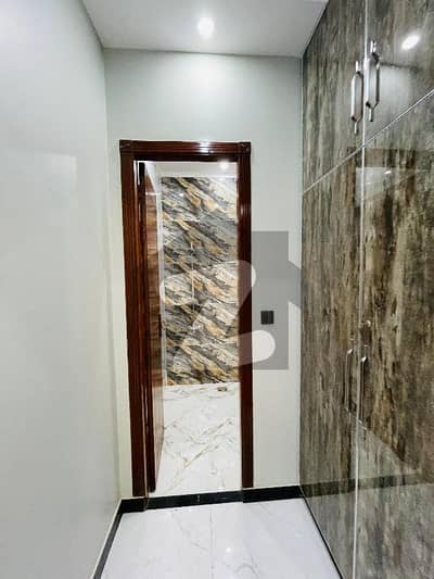 واپڈا ٹاؤن گوجرانوالہ میں 4 کمروں کا 5 مرلہ مکان 62.0 ہزار میں کرایہ پر دستیاب ہے۔