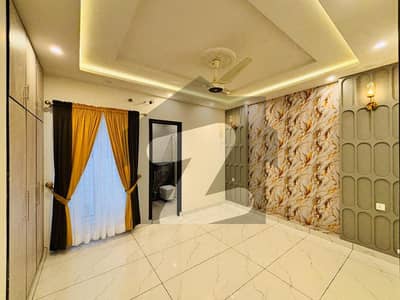 واپڈا ٹاؤن گوجرانوالہ میں 5 کمروں کا 10 مرلہ مکان 1.18 لاکھ میں کرایہ پر دستیاب ہے۔