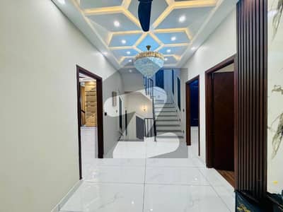 واپڈا ٹاؤن گوجرانوالہ میں 4 کمروں کا 5 مرلہ مکان 66.0 ہزار میں کرایہ پر دستیاب ہے۔