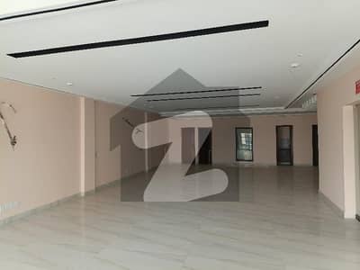 ڈی ایچ اے فیز 8 - کمرشل براڈوے ڈی ایچ اے فیز 8,ڈیفنس (ڈی ایچ اے),لاہور میں 8 مرلہ دفتر 85.0 ہزار میں کرایہ پر دستیاب ہے۔