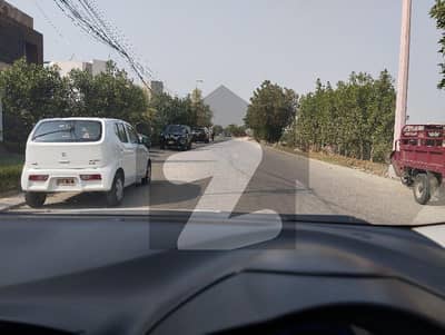 ڈی ایچ اے فیز 8 ڈی ایچ اے ڈیفینس,کراچی میں 12 کنال رہائشی پلاٹ 10.5 ارب میں برائے فروخت۔