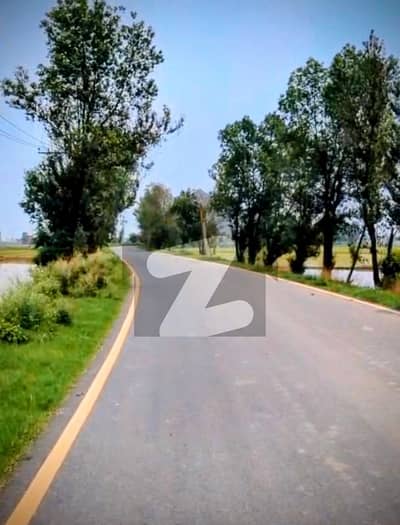 ایمن آباد موڑ گوجرانوالہ میں 72 کنال صنعتی زمین 21.6 کروڑ میں برائے فروخت۔