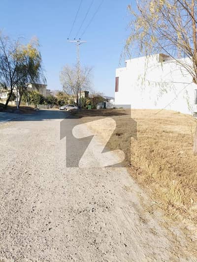 ایم پی سی ایچ ایس ۔ بلاک ایف ایم پی سی ایچ ایس ۔ ملٹی گارڈنز,بی ۔ 17,اسلام آباد میں 8 مرلہ رہائشی پلاٹ 75.0 لاکھ میں برائے فروخت۔