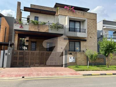 Live Bold, Live Better 1 Kanal Modern Residence in Gulberg Islamabad