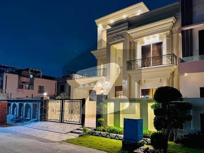 واپڈا ٹاؤن گوجرانوالہ میں 5 کمروں کا 10 مرلہ مکان 1.0 لاکھ میں کرایہ پر دستیاب ہے۔