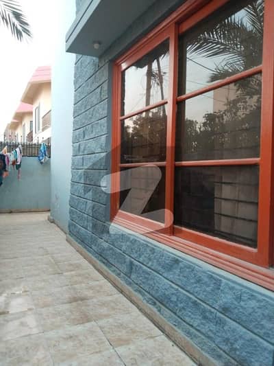 ڈی ایچ اے فیز 4 ڈی ایچ اے ڈیفینس,کراچی میں 4 کمروں کا 10 مرلہ مکان 7.0 کروڑ میں برائے فروخت۔