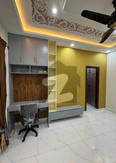 واپڈا ٹاؤن ۔ بلاک سی 2 واپڈا ٹاؤن,گوجرانوالہ میں 4 کمروں کا 5 مرلہ مکان 2.0 کروڑ میں برائے فروخت۔