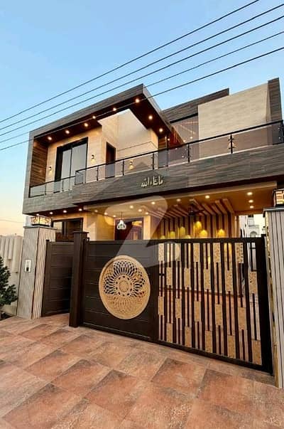 کینال ویو ہاؤسنگ سکیم گوجرانوالہ میں 5 کمروں کا 10 مرلہ مکان 3.0 کروڑ میں برائے فروخت۔