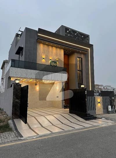 واپڈا ٹاؤن گوجرانوالہ میں 5 کمروں کا 10 مرلہ مکان 1.0 لاکھ میں کرایہ پر دستیاب ہے۔