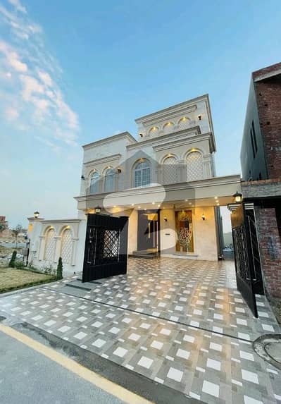 کینال ویو ہاؤسنگ سکیم گوجرانوالہ میں 6 کمروں کا 1 کنال مکان 5.8 کروڑ میں برائے فروخت۔