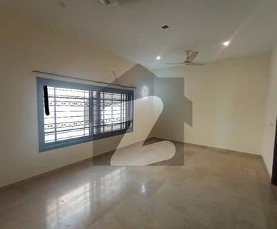 500 Yards First Floor Portion For Rent Only For Multinational And Bankers