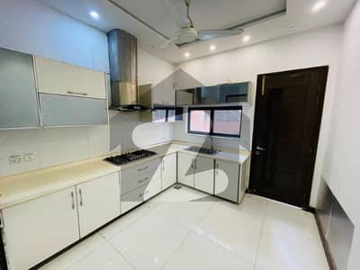 DEFENCE 10 MARLA BEAUTIFUL HOUSE AT PRIME LOCATION FOR RENT IN DHA LAHORE