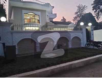 Investor Alert F6 666 Syd Good Location House Margalla View Facing with 5 Bedrooms Drawing and Dining 2 TV Lounges 2 Servant Quarters