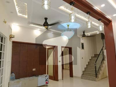 بحریہ ٹاؤن سیکٹرڈی بحریہ ٹاؤن,لاہور میں 2 کمروں کا 5 مرلہ بالائی پورشن 40.0 ہزار میں کرایہ پر دستیاب ہے۔