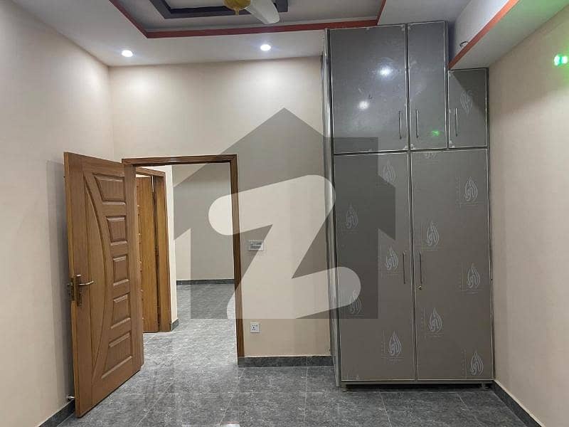 6 MARLA LOWER PORTION AVAILABLE FOR RENT 6 MARLA LOWER PORTION AVAILABLE FOR RENT