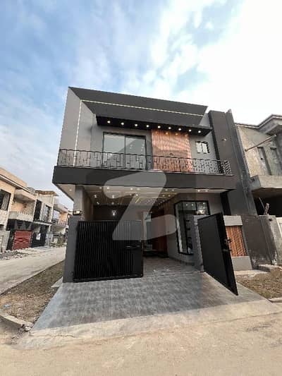 ایڈن ایگزیکیٹو ایڈن گارڈنز,فیصل آباد میں 4 کمروں کا 4 مرلہ مکان 1.85 کروڑ میں برائے فروخت۔