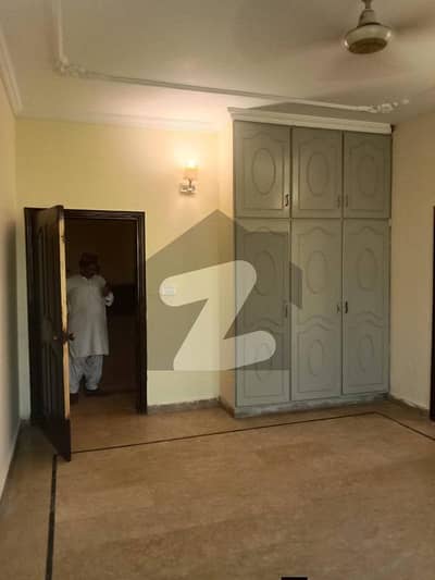 Single Sharing Seat Available For Rent Just For College Student