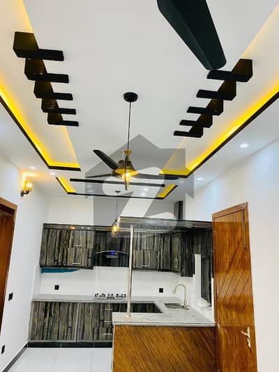 نیول اینکریج اسلام آباد میں 4 کمروں کا 5 مرلہ مکان 2.75 کروڑ میں برائے فروخت۔