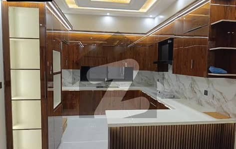 گلشنِ معمار گداپ ٹاؤن,کراچی میں 3 کمروں کا 10 مرلہ مکان 4.5 کروڑ میں برائے فروخت۔