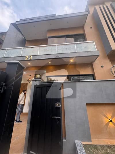 جی ۔ 13 اسلام آباد میں 4 کمروں کا 4 مرلہ مکان 4.45 کروڑ میں برائے فروخت۔