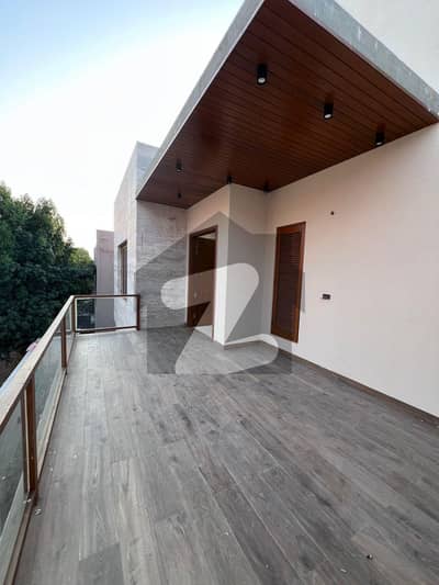 ڈی ایچ اے فیز 6 ڈی ایچ اے ڈیفینس,کراچی میں 6 کمروں کا 16 مرلہ مکان 12.0 کروڑ میں برائے فروخت۔