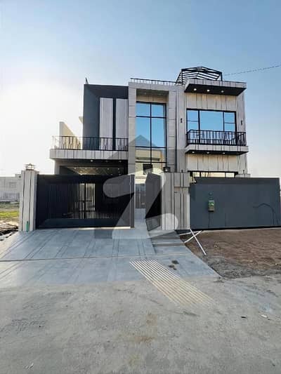 ڈی ایچ اے فیز 1 ۔ سیکٹر بی1 ڈی ایچ اے فیز 1,ڈی ایچ اے ڈیفینس,ملتان میں 5 کمروں کا 10 مرلہ مکان 3.2 کروڑ میں برائے فروخت۔