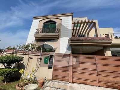 6.4 Marla House Available For Sale